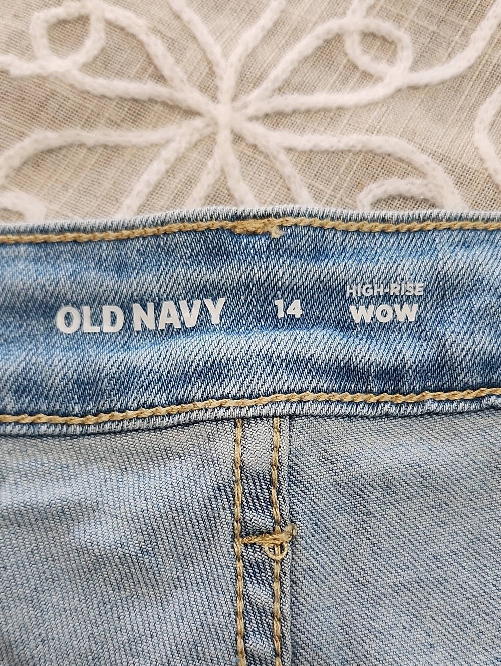 Old Navy Light Blue Rolled-Hem Wow Denim Shorts - Picture 7 of 12